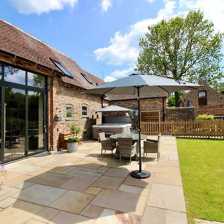 The Cart House - Beautiful Contemporary Barn - Hot Tub Lägenhet Bridgnorth Exteriör bild