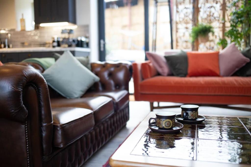 The Cart House - Beautiful Contemporary Barn - Hot Tub Lägenhet Bridgnorth Exteriör bild