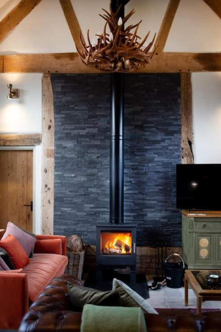 The Cart House - Beautiful Contemporary Barn - Hot Tub Lägenhet Bridgnorth Exteriör bild