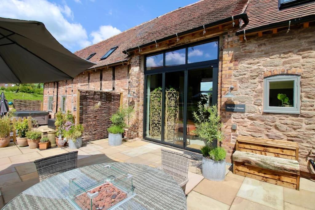 The Cart House - Beautiful Contemporary Barn - Hot Tub Lägenhet Bridgnorth Exteriör bild